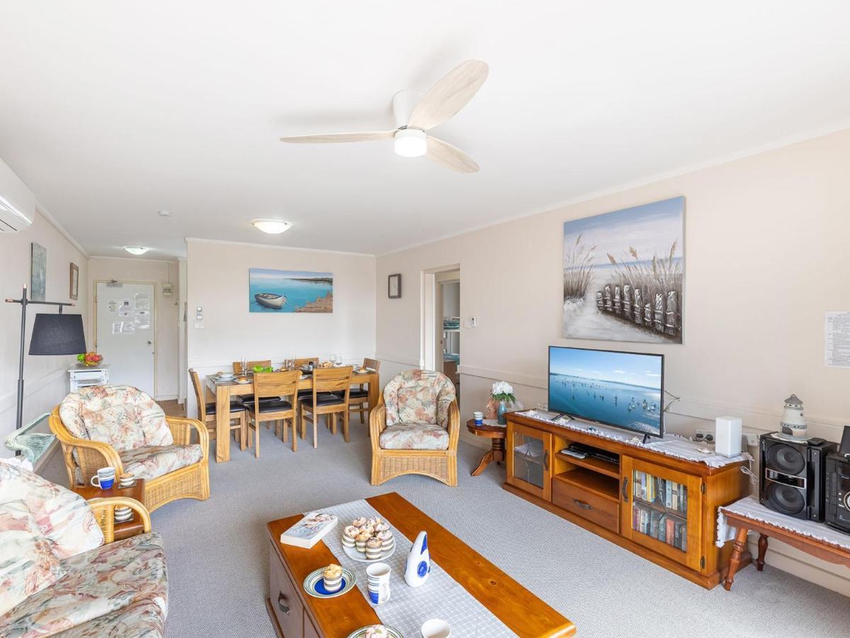 Apartamento Teramby Court, 10,104 Magnus Street - Unit In Nelson Bay Cbd, With Water Views, Air Con And Wi-Fi Exterior foto