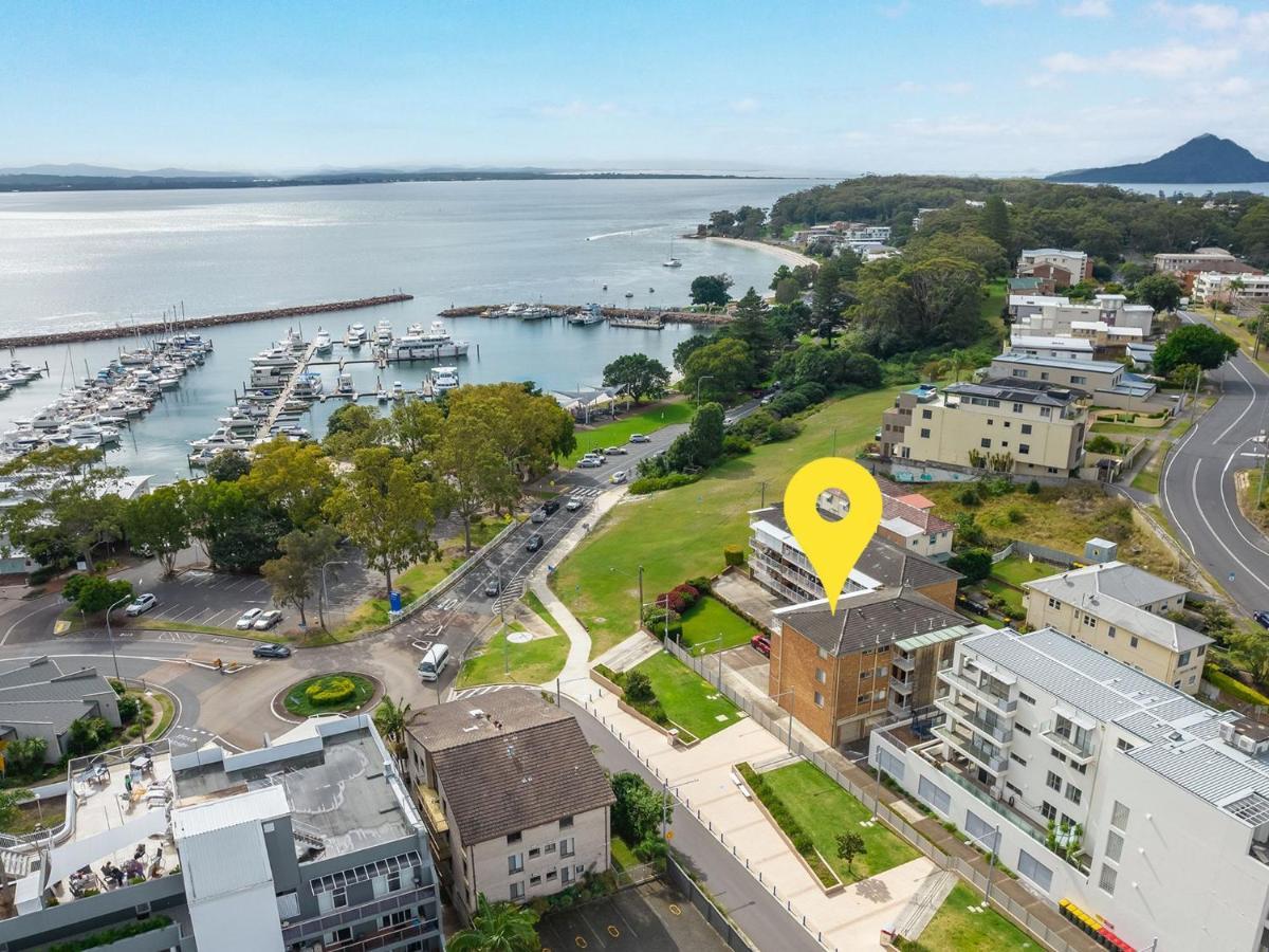 Apartamento Teramby Court, 10,104 Magnus Street - Unit In Nelson Bay Cbd, With Water Views, Air Con And Wi-Fi Exterior foto